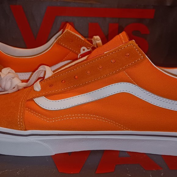 Vans Men's 9/Women's 10.5 Old Skool Orange Tiger/True White Suede VN0A5KRFAVM - Picture 12 of 12